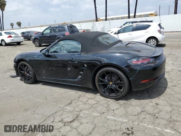 ✅ 2019 Porsche 718 Boxster • VIN: WP0CA2A87KS210774 • Lot: 53678975. Wystawiony na Copart z przebiegiem 58 736 mil. Bezpłatny archiwum sprzedaży aukcyjnych z USA i szczegółowy raport historii pojazdu na DreamBid. Zdjęcie 2.