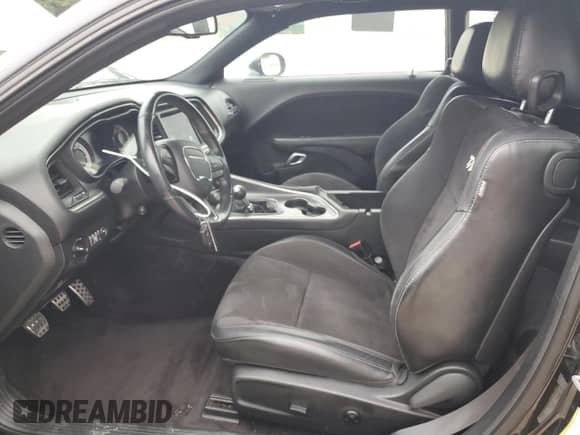 2017 Dodge Challenger R/T с VIN 2C3CDZBT3HH555145, выставлен на аукционе Copart как лот 68767725 с пробегом 56 972 миль миль и Списание • Salvage title. История ставок и продаж доступна на DreamBid. Изображение 7.