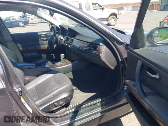 ✅ 2006 BMW 3 Series 330i • VIN: WBAVB33546PS18125 • Lot: 43156429. Listed on IAAI with 237,312 mi. Free auction sales archive from the USA and detailed vehicle history report at DreamBid. Image 5.