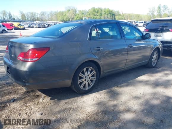 ✅ 2006 Toyota Avalon XL • VIN: 4T1BK36B56U070149 • Лот: 42221172. Опубликован ранее на IAAI с пробегом 145 511 миль. Бесплатный доступ к архиву аукционных продаж из США и подробный отчёт об истории автомобиля на DreamBid. Изображение 4.