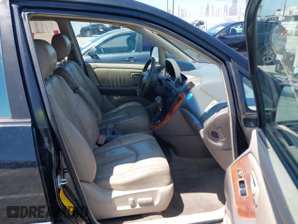 ✅ 2000 Lexus RX 300 • VIN: JT6GF10U9Y0068922 • Lot: 42672245. Wystawiony na IAAI z przebiegiem 144 177 mil. Bezpłatny archiwum sprzedaży aukcyjnych z USA i szczegółowy raport historii pojazdu na DreamBid. Zdjęcie 5.