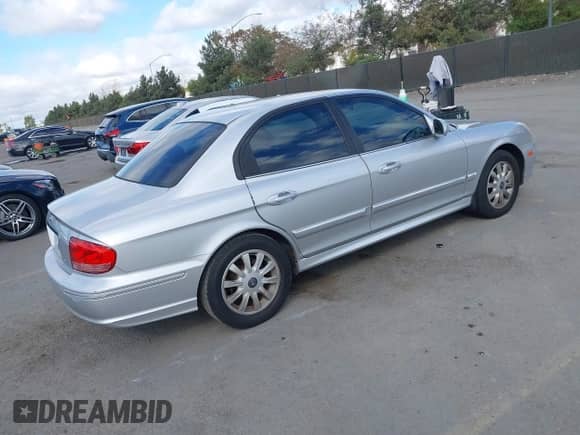 2003 Hyundai Sonata GLS с VIN KMHWF35H93A897855, выставлен на аукционе IAAI как лот 41527610 с пробегом 122 010 миль миль и . История ставок и продаж доступна на DreamBid. Изображение 4.