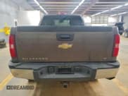 ✅ 2007 Chevrolet Silverado 2500HD Work Truck • VIN: 1GCHK29K97E529697 • Lot: 94190415. Wystawiony na Copart z przebiegiem 145 783 mil. Bezpłatny archiwum sprzedaży aukcyjnych z USA i szczegółowy raport historii pojazdu na DreamBid. Zdjęcie 6.
