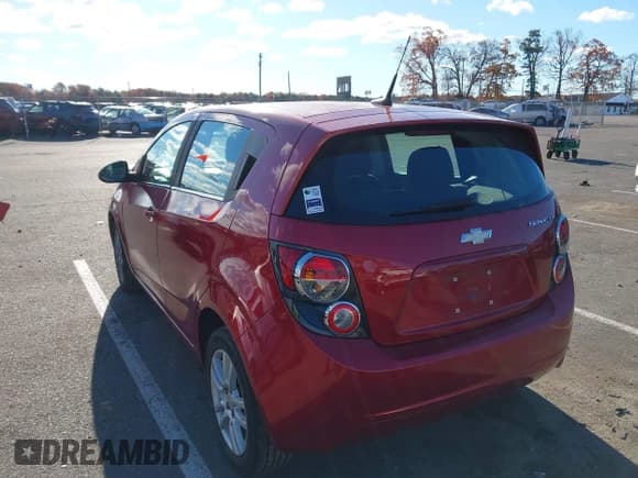 ✅ 2013 Chevrolet Sonic LT • VIN: 1G1JC6SG0D4160069 • Лот: 43617054. Опубликован ранее на IAAI с пробегом 92 104 миль. Бесплатный доступ к архиву аукционных продаж из США и подробный отчёт об истории автомобиля на DreamBid. Изображение 3.