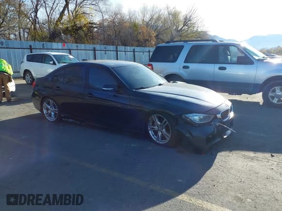 ✅ 2013 BMW 3 Series 335i • VIN: WBA3A9C57DF476123 • Lot: 43800516. Listed on IAAI with 217,075 mi. Free auction sales archive from the USA and detailed vehicle history report at DreamBid. Image 13.