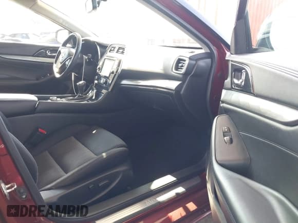 ✅ 2017 Nissan Maxima S • VIN: 1N4AA6AP0HC449856 • Lot: 42782937. Listed on IAAI with 84,308 mi. Free auction sales archive from the USA and detailed vehicle history report at DreamBid. Image 5.