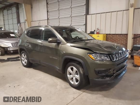 ✅ 2019 Jeep Compass Latitude • VIN: 3C4NJCBB2KT851399 • Лот: 41608262. Опубликован ранее на IAAI с пробегом 113 553 миль. Бесплатный доступ к архиву аукционных продаж из США и подробный отчёт об истории автомобиля на DreamBid. Изображение 1.