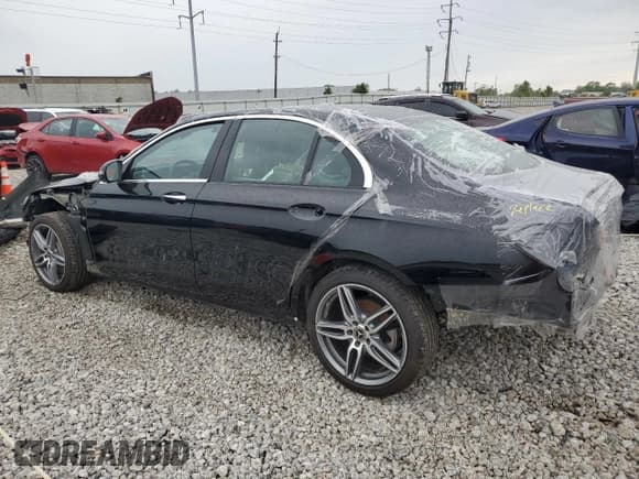 ✅ 2019 Mercedes-Benz E 300 • VIN: WDDZF4KB3KA620954 • Lot: 57433535. Listed on Copart with 66,915 mi. Free auction sales archive from the USA and detailed vehicle history report at DreamBid. Image 2.