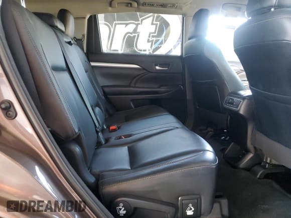 ✅ 2018 Toyota Highlander SE • VIN: 5TDJZRFH1JS827242 • Lot: 80893815. Wystawiony na Copart z przebiegiem 79 321 mil. Bezpłatny archiwum sprzedaży aukcyjnych z USA i szczegółowy raport historii pojazdu na DreamBid. Zdjęcie 11.