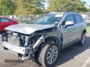 ✅ 2023 Toyota RAV4 XLE Premium • VIN: 2T3A1RFV9PW337698 • Lot: 43349377. Wystawiony na IAAI z przebiegiem 25 430 mil. Bezpłatny archiwum sprzedaży aukcyjnych z USA i szczegółowy raport historii pojazdu na DreamBid. Zdjęcie 18.