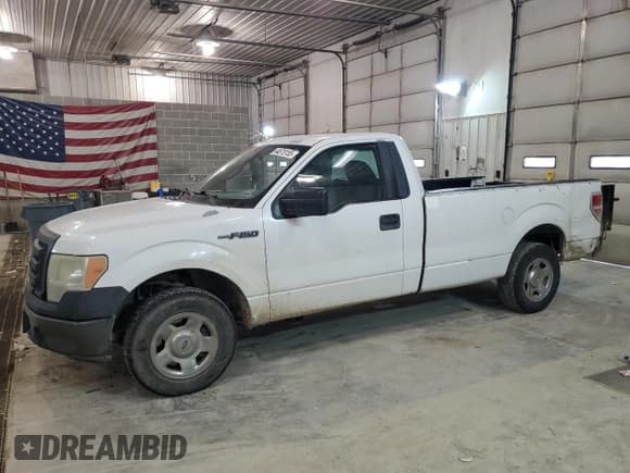 ✅ 2010 Ford F-150 XL • VIN: 1FTMF1C83AKA83985 • Lot: 44575155. Listed on Copart with 315,277 mi. Free auction sales archive from the USA and detailed vehicle history report at DreamBid. Image 1.