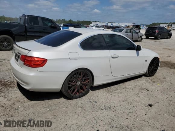 ✅ 2013 BMW 3 Series 328i • VIN: WBAKE5C56DJ106979 • Lot: 54351895. Listed on Copart with 152,163 mi. Free auction sales archive from the USA and detailed vehicle history report at DreamBid. Image 3.
