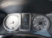 ✅ 2016 Toyota Tacoma SR5 • VIN: 3TMAZ5CN4GM010598 • Lot: 43432512. Wystawiony na IAAI z przebiegiem 89 858 mil. Bezpłatny archiwum sprzedaży aukcyjnych z USA i szczegółowy raport historii pojazdu na DreamBid. Zdjęcie 7.