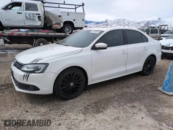 ✅ 2011 Volkswagen Jetta SEL • VIN: 3VWLZ7AJ4BM364163 • Лот: 50105095. Опубликован ранее на Copart с пробегом 241 174 миль. Бесплатный доступ к архиву аукционных продаж из США и подробный отчёт об истории автомобиля на DreamBid. Изображение 1.