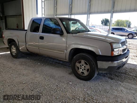 ✅ 2005 Chevrolet Silverado 1500 Z71 • VIN: 1GCEK19B75E118289 • Lot: 72653704. Wystawiony na Copart z przebiegiem 332 872 mil mil. Skorzystaj z bezpłatnego archiwum sprzedaży aukcyjnych z USA i zobacz szczegółowy raport historii pojazdu na DreamBid. Zdjęcie 4.