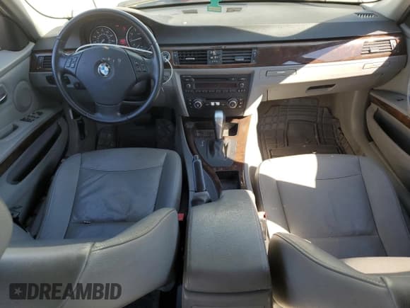 ✅ 2011 BMW 3 Series 328i • VIN: WBAPH5G51BNM74239 • Lot: 70402785. Wystawiony na Copart z przebiegiem 132 680 mil. Bezpłatny archiwum sprzedaży aukcyjnych z USA i szczegółowy raport historii pojazdu na DreamBid. Zdjęcie 8.