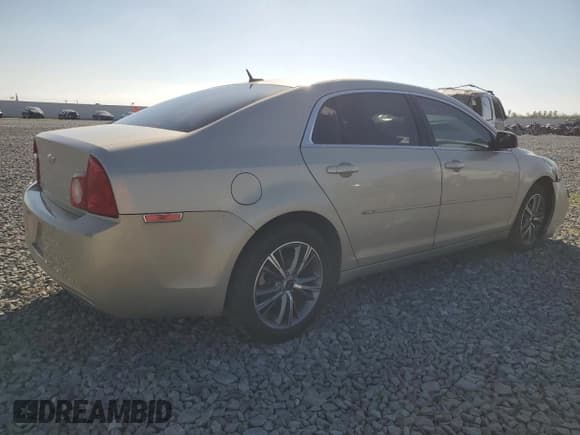 ✅ 2011 Chevrolet Malibu 1LS • VIN: 1G1ZB5E1XBF267185 • Lot: 82635645. Listed on Copart with 182,144 mi. Free auction sales archive from the USA and detailed vehicle history report at DreamBid. Image 3.