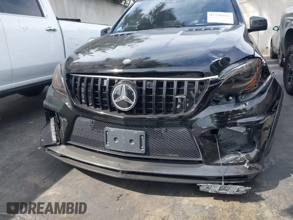 ✅ 2013 Mercedes-Benz M 63 AMG • VIN: 4JGDA7EB7DA110203 • Лот: 43250442. Опубликован ранее на IAAI с пробегом 81 154 миль. Бесплатный доступ к архиву аукционных продаж из США и подробный отчёт об истории автомобиля на DreamBid. Изображение 13.