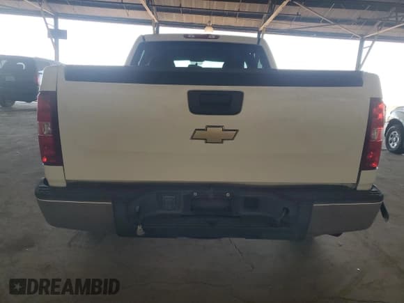 ✅ 2008 Chevrolet Silverado 1500 LS • VIN: 3GCEC13C18G132698 • Лот: 90128085. Опубликован ранее на Copart с пробегом Не указан. Бесплатный доступ к архиву аукционных продаж из США и подробный отчёт об истории автомобиля на DreamBid. Изображение 6.