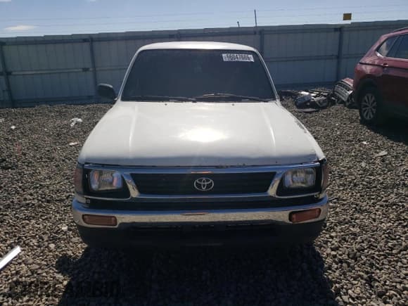 ✅ 1995 Toyota Tacoma • VIN: 4TAUN53B6SZ057875 • Lot: 66047665. Wystawiony na Copart z przebiegiem 370 371 mil. Bezpłatny archiwum sprzedaży aukcyjnych z USA i szczegółowy raport historii pojazdu na DreamBid. Zdjęcie 5.