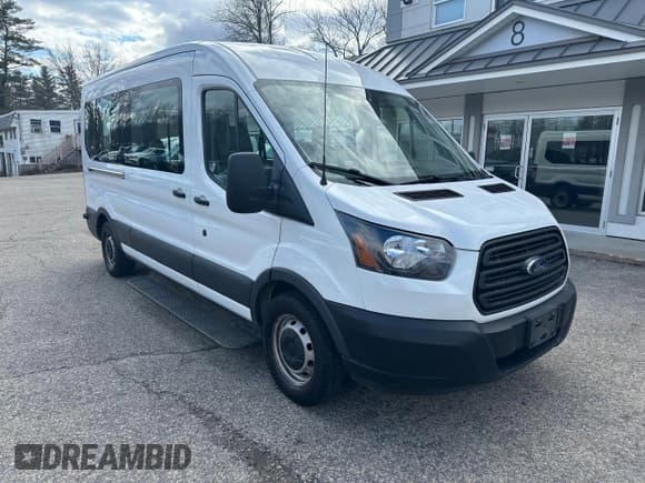 ✅ 2018 Ford Transit Passenger XL • VIN: 1FBZX2CM1JKA87141 • Lot: 62780235. Wystawiony na Copart z przebiegiem 210 850 mil. Bezpłatny archiwum sprzedaży aukcyjnych z USA i szczegółowy raport historii pojazdu na DreamBid. Zdjęcie 1.