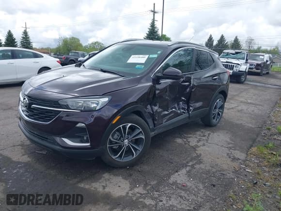 ✅ 2021 Buick Encore GX Select • VIN: KL4MMDSL2MB151382 • Lot: 42198480. Wystawiony na IAAI z przebiegiem 60 220 mil. Bezpłatny archiwum sprzedaży aukcyjnych z USA i szczegółowy raport historii pojazdu na DreamBid. Zdjęcie 2.