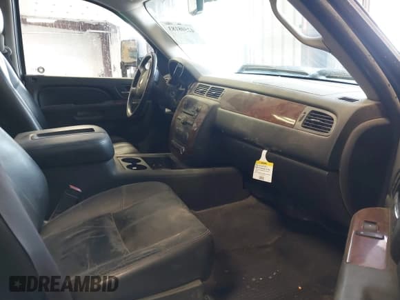 ✅ 2011 Chevrolet Silverado 2500HD LTZ • VIN: 1GC1KYC83BF192822 • Lot: 42508183. Listed on IAAI with 81,195 mi. Free auction sales archive from the USA and detailed vehicle history report at DreamBid. Image 5.