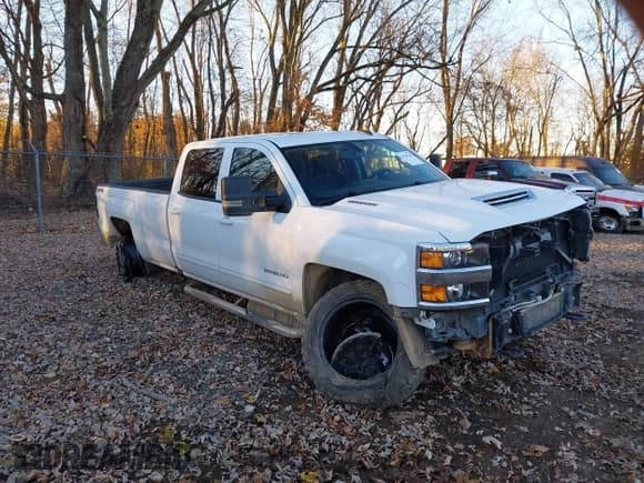 ✅ 2019 Chevrolet Silverado 2500HD LT • VIN: 1GC1KSEY2KF234312 • Лот: 43716769. Опубликован ранее на IAAI с пробегом 191 972 миль. Бесплатный доступ к архиву аукционных продаж из США и подробный отчёт об истории автомобиля на DreamBid. Изображение 1.