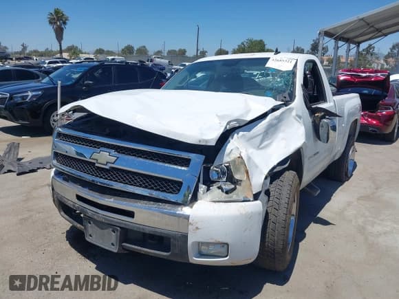 ✅ 2010 Chevrolet Silverado 1500 LT • VIN: 1GCPCSE02AZ276445 • Lot: 42685321. Listed on IAAI with 100,498 mi. Free auction sales archive from the USA and detailed vehicle history report at DreamBid. Image 2.