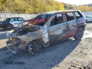 ✅ 2018 Jeep Grand Cherokee Laredo E • VIN: 1C4RJFAG1JC135958 • Лот: 87402955. Опубликован ранее на Copart с пробегом Не указан. Бесплатный доступ к архиву аукционных продаж из США и подробный отчёт об истории автомобиля на DreamBid. Изображение 1.