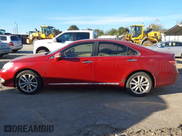 ✅ 2010 Lexus ES 330 • VIN: JTHBK1EG9A2389269 • Lot: 43677747. Listed on IAAI with 203,472 mi. Free auction sales archive from the USA and detailed vehicle history report at DreamBid. Image 14.