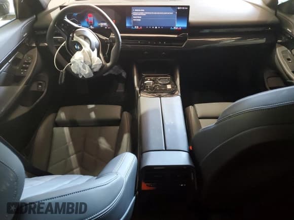 ✅ 2024 BMW 5 Series 530i • VIN: WBA43FJ00RCR87900 • Лот: 74471474. Опубликован ранее на Copart с пробегом 2 422 миль. Бесплатный доступ к архиву аукционных продаж из США и подробный отчёт об истории автомобиля на DreamBid. Изображение 8.