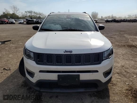 ✅ 2021 Jeep Compass 80th Anniversary • VIN: 3C4NJDEB5MT556916 • Lot: 87207185. Wystawiony na Copart z przebiegiem 67 503 mil. Bezpłatny archiwum sprzedaży aukcyjnych z USA i szczegółowy raport historii pojazdu na DreamBid. Zdjęcie 5.