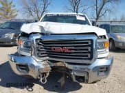 ✅ 2018 GMC Sierra 2500HD • VIN: 1GD12REG2JF141803 • Lot: 41867021. Wystawiony na IAAI z przebiegiem 192 297 mil. Bezpłatny archiwum sprzedaży aukcyjnych z USA i szczegółowy raport historii pojazdu na DreamBid. Zdjęcie 12.