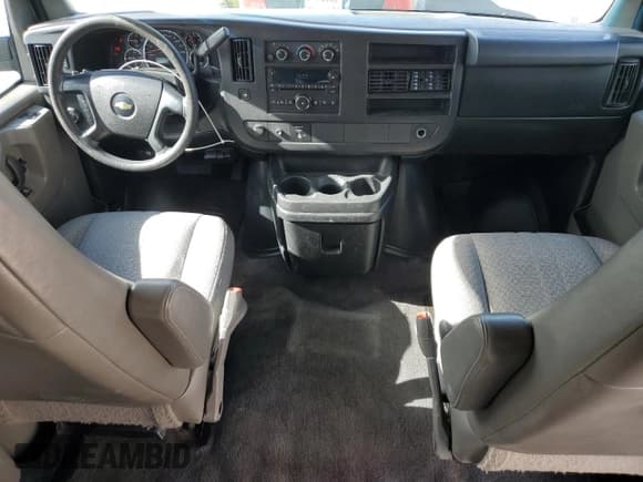 ✅ 2014 Chevrolet Express Passenger LT • VIN: 1GAZG1FG1E1181682 • Лот: 84753395. Опубликован ранее на Copart с пробегом 155 857 миль. Бесплатный доступ к архиву аукционных продаж из США и подробный отчёт об истории автомобиля на DreamBid. Изображение 8.