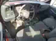 2001 Chevrolet Silverado 3500 z VIN 1GBJK39U71F113145, wystawiony jako Copart lot #86106665 z przebiegiem 25 579 mil mil oraz Czysty tytuł • Clean title. Historia ofert i sprzedaży dostępna na DreamBid. Obrazek 8.