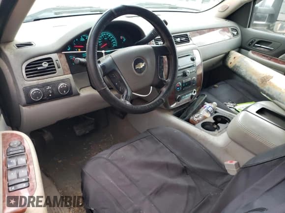 ✅ 2008 Chevrolet Silverado 2500HD LTZ • VIN: 1GCHK23K28F198899 • Лот: 91526655. Опубликован ранее на Copart с пробегом 146 564 миль. Бесплатный доступ к архиву аукционных продаж из США и подробный отчёт об истории автомобиля на DreamBid. Изображение 8.