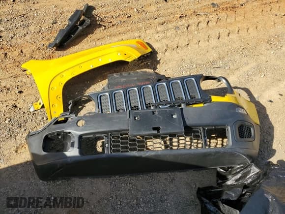 ✅ 2017 Jeep Renegade Sport • VIN: ZACCJBABXHPG25890 • Lot: 90972385. Wystawiony na Copart z przebiegiem 81 420 mil. Bezpłatny archiwum sprzedaży aukcyjnych z USA i szczegółowy raport historii pojazdu na DreamBid. Zdjęcie 13.