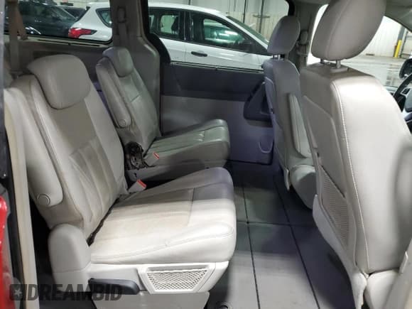 ✅ 2009 Chrysler Town & Country Touring • VIN: 2A8HR54119R679233 • Lot: 87095675. Wystawiony na Copart z przebiegiem 223 205 mil. Bezpłatny archiwum sprzedaży aukcyjnych z USA i szczegółowy raport historii pojazdu na DreamBid. Zdjęcie 11.