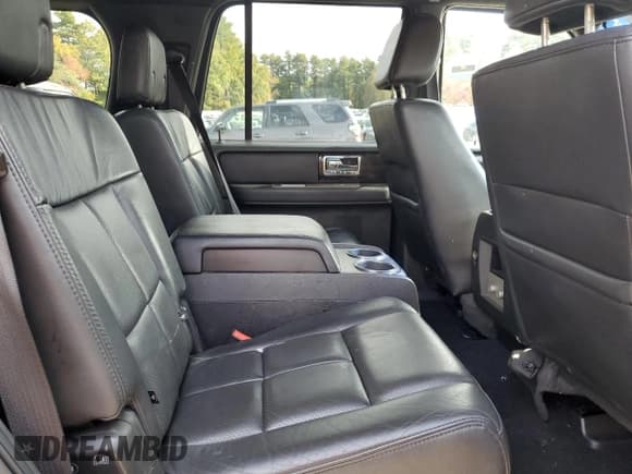 ✅ 2008 Lincoln Navigator • VIN: 5LMFU28558LJ04433 • Lot: 82548915. Wystawiony na Copart z przebiegiem 215 975 mil. Bezpłatny archiwum sprzedaży aukcyjnych z USA i szczegółowy raport historii pojazdu na DreamBid. Zdjęcie 11.