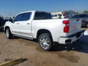 ✅ 2025 Chevrolet Silverado 1500 High Country • VIN: 1GCUKJEL7SZ110059 • Лот: 43449624. Опубликован ранее на IAAI с пробегом 20 466 миль. Бесплатный доступ к архиву аукционных продаж из США и подробный отчёт об истории автомобиля на DreamBid. Изображение 3.