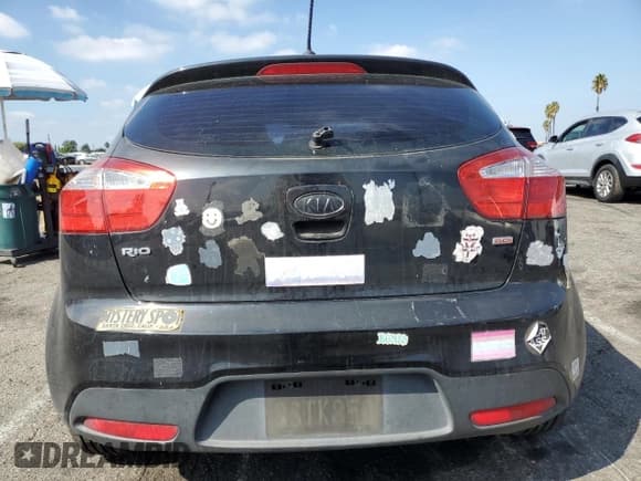 ✅ 2012 Kia Rio LX • VIN: KNADM5A30C6070379 • Lot: 81891005. Wystawiony na Copart z przebiegiem 189 402 mil. Bezpłatny archiwum sprzedaży aukcyjnych z USA i szczegółowy raport historii pojazdu na DreamBid. Zdjęcie 6.