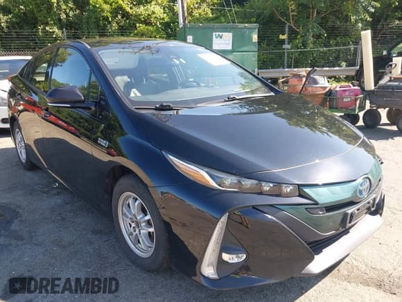 ✅ 2020 Toyota Prius LE • VIN: JTDKARFP7L3127300 • Lot: 42558420. Listed on IAAI with 77,258 mi. Free auction sales archive from the USA and detailed vehicle history report at DreamBid. Image 1.