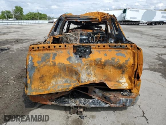 ✅ 2013 Chevrolet Avalanche LTZ • VIN: 3GNTKGE71DG373921 • Lot: 55142015. Wystawiony na Copart z przebiegiem Nie podano. Bezpłatny archiwum sprzedaży aukcyjnych z USA i szczegółowy raport historii pojazdu na DreamBid. Zdjęcie 6.