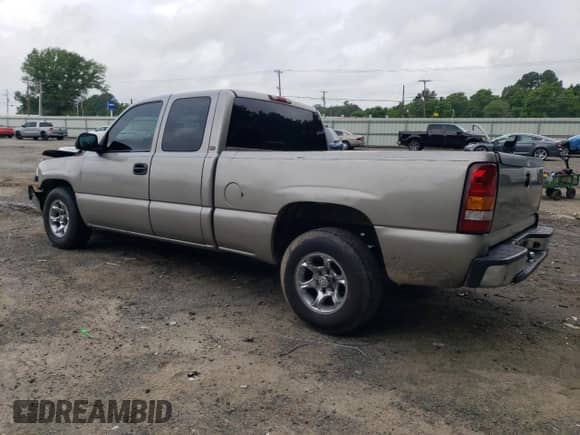 ✅ 2001 Chevrolet Silverado 1500 • VIN: 2GCEC19W211218487 • Lot: 53345414. Wystawiony na Copart z przebiegiem 351 214 mil mil. Skorzystaj z bezpłatnego archiwum sprzedaży aukcyjnych z USA i zobacz szczegółowy raport historii pojazdu na DreamBid. Zdjęcie 2.
