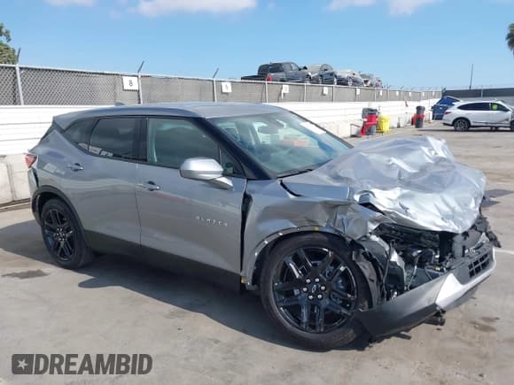 ✅ 2025 Chevrolet Blazer LT • VIN: 3GNKBCR47SS102912 • Lot: 42793367. Listed on IAAI with 6,197 mi. Free auction sales archive from the USA and detailed vehicle history report at DreamBid. Image 1.