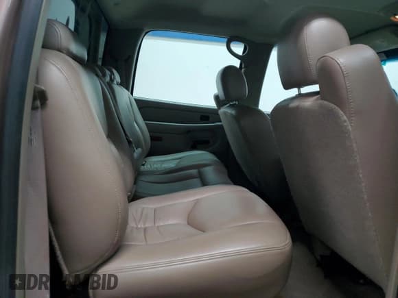 ✅ 2006 Chevrolet Silverado 2500HD LT1 • VIN: 1GCHK23D86F200833 • Lot: 46864485. Wystawiony na Copart z przebiegiem 153 783 mil. Bezpłatny archiwum sprzedaży aukcyjnych z USA i szczegółowy raport historii pojazdu na DreamBid. Zdjęcie 10.