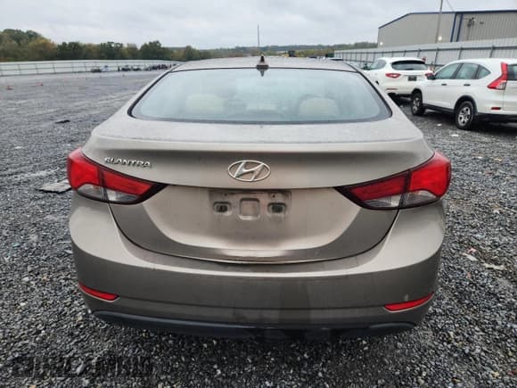 ✅ 2016 Hyundai Elantra SE • VIN: 5NPDH4AE3GH758228 • Lot: 90022515. Listed on Copart with 207,344 mi. Free auction sales archive from the USA and detailed vehicle history report at DreamBid. Image 6.