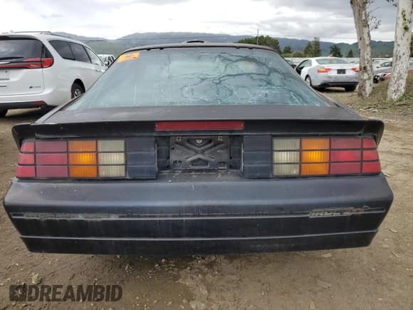 ✅ 1988 Chevrolet Camaro • VIN: 1G1FP2180JL132609 • Lot: 51119205. Listed on Copart with 719,832 mi. Free auction sales archive from the USA and detailed vehicle history report at DreamBid. Image 6.