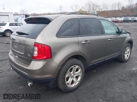✅ 2013 Ford Edge SEL • VIN: 2FMDK4JC1DBC87358 • Lot: 43661457. Wystawiony na IAAI z przebiegiem 247 452 mil. Bezpłatny archiwum sprzedaży aukcyjnych z USA i szczegółowy raport historii pojazdu na DreamBid. Zdjęcie 4.